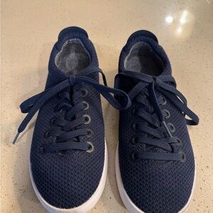 Women’s Navy Blue Allbirds Knit Sneakers size 7